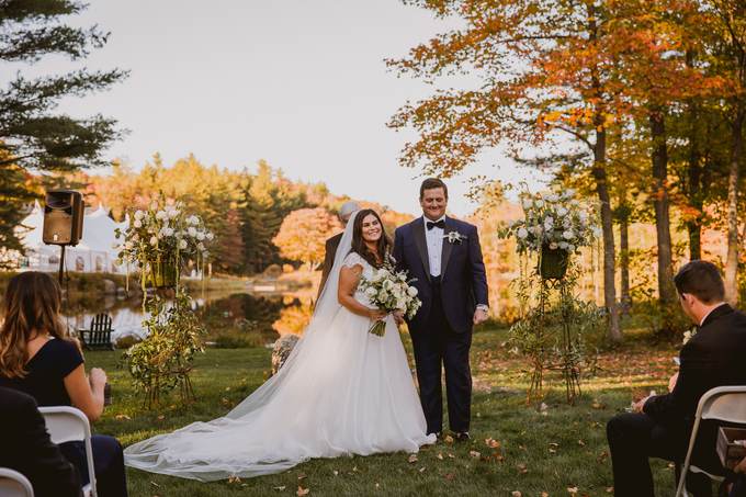 Just married, foliage on the pond